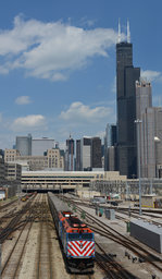 Dem Metra-Zug 1231 BNSF Rail nach Aurora war am 25.