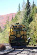 30.9.2013 Fabyan, NH. 252 / GP38 der Conway Scenic RR beim Umsetzen