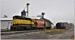 EMD GP-40 3040 der New York, Susquehanna and Western Railway, auch Susie-Q genannt, rangiert auf dem Gelände der Gold Star Feed & Grain Mill in Sangerfield NY.