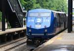 21.6.2011 Cold Spring, NY. Ein Zug aus Poughkeepsie, NY (geschoben) Richtung NYC. Lok: GE Genesis P32AC-DM in neuer Metro North Lackierung. 