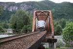 15.7.2012. Erstaunlich pnktlich berquert Amtraks Empire Builder mit Genesis #22 den Skykomish River bei Index, WA. Hoffentlich auch morgen - da sitzen wir nmlich drin!