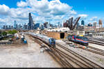 Am 26.09.2022 ist Amtrak SC-44 4607 unterwegs als Rangierfahrt und konnte hier unter der Brücke bei W 18th St, Chicago, USA aufgenommen werden