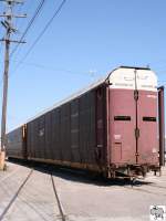 Autotransportwagen der TTX # 913398 (vorne) der Aufbau trgt noch das Logo der Conrail.