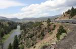 7.6.2012 Amtraks California Zephyr mit Genesis 172 und 122 am Colorado River zwischen Fraser und Glenwood Springs, CO