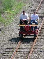 Etwas spter folgt die EBT Draisine  The Spider  (Orbisonia, PA, 6.6.09)