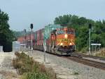 Ein Gueterzug der BNSF erreicht am 18.07.2009 das City Limit von Rose Hill, Kansas.