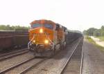 BNSF Dash-9 in Sd-Ost Kansas an einem frhen Mittag am 28.05.2006