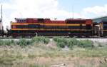 3.7.2011 Boulder, CO. Kansas City Southern 4030 / EMD SD70ACe hinter einer BNSF und vor einer CSX Maschine an einem Gterzug Richtung Denver.