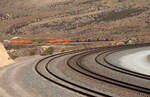 Hinter diesen Kurven nähert sich ein UP-Containerzug den Fotografen. Wir sind bereit! Cajon Pass, CA, 23.9.2022