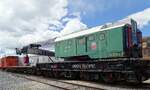 Union Pacific Bergungskran X-250 im Freiluftmuseum von Ogden(Utah)
Der große Haken“ . Dieser Bergungskran wurde zur Bergung von Zugwracks eingesetzt. Sein leistungsstarker Dieselmotor kann bis zu 250 Tonnen heben. Das entspricht 500.000 Pfund (226.796 kg)! Der Kran wurde 1967 gebaut und 1995 außer Dienst gestellt. Er war ursprünglich in der Nähe von North Little Rock, Arkansas, im Einsatz.
Aufnahme vom 8. Mai 2019