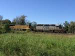 Die Loks 8350 (von CSX) und 9078 (von Union Pacific) sind am 20.10.2007 zwischen Houston und Bourmont (Texas) unterwegs.