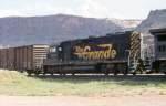 Doppeltraktion einer Southern Pacific und einer Rio Grande in der Nhe von Moab, Utah im August 92