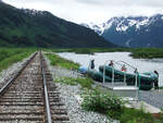 Nach Fahrt mit dem Zodiac-Schlauchboot zwischen Eisbergen hindurch glitten wir auf dem Fluss Placer River abw�rts.