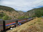 California Zephyr (San Francisco - Chicago) am 14.9.2017 beim Halt in Glenwood Springs. Bis Denver sind es noch rund 6,5 Stunden. Hier beginnt der schönste Streckenteil entlang des Colorado River, durch den 10km langen Moffat-Tunnel und den Kehrschleifen runter nach dem 1200m tiefer liegendem Denver.