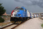 Der FrontRunner der UTA (Utah Transit Authority) aus Salt Lake City erreicht den nördlichen Endbahnhof in Ogden. Ogden, 19.8.2022