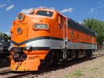 EMD F7A #402, gebaut 1949 und und betrieben durch AT&SF war jahrelang eine der Zugloks zusammen mit der B-Unit vom Royal Gorge Train. Nach mechanischen Problemen ist sie heute im ehemaligen Santa Fe-Bahnhof in Canon City, dem Ausgangspunkt vom Royal Gorge Train, ausgestellt. Perfekter optischer Zustand am 16.9.2017.