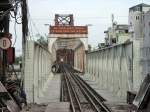 Der Blick vom Bahnhof Hanoi Ga Long Bien in Richtung Dong Dang an der Grenze zu China am 17.12.2012.