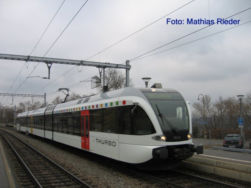 Thurbo  GTW  als S 33 auf dem Weg nach Schaffhausen von Winterthur. Bei der Einfahrt Andelfingen, am 25.01.08