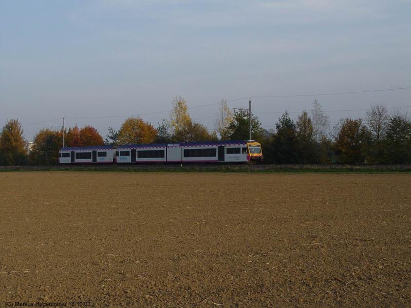Thurbo RABe 526 mit Steuerwagen am 18.10.03 zwischen Diessenhofen und Schlatt