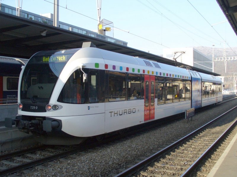 THURBO - Triebwagen RABe 2/6 526 729-9 als Regio nach Bad Zurzach im Bahnhof von Baden am 29.12.2007