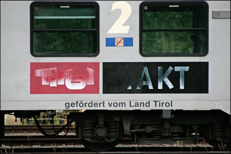 TirolTAKT Logo auf einem CityShuttle. Aufgenommen am 06.07.2008 in Kufstein.