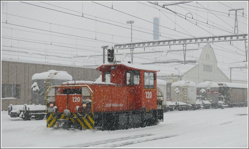 Tm 2/2 120 bei feftigem Schneetreiben in Landquart. (17.02.2009)