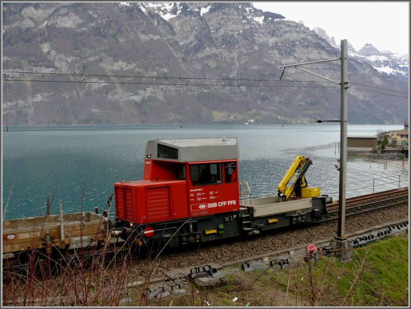 Tm 234 064-4 auf dem Einspurabschnitt bei Tiefenwinkel am Walensee. (10.03.2008)