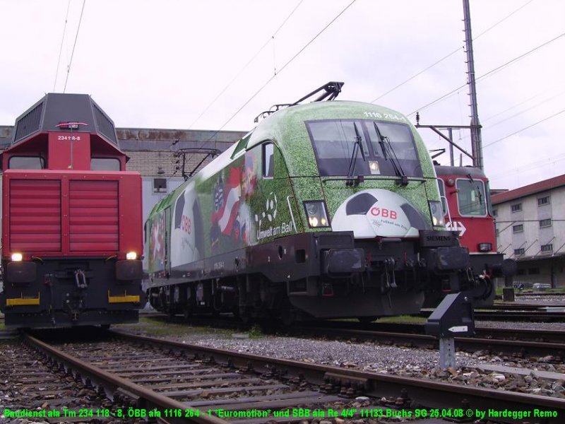 Tm 234 118-8, Euromotion 1116 264-1 und die ex Swiss-Express Re 4/4  11133 geben sich vor dem Depot in Buchs SG ein StellDichEin.
25.04.08