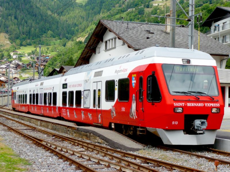 TMR 1435 mm - Triebzug RABe 527 513-6 im Bahnhof Le Chble am 01.09.2008