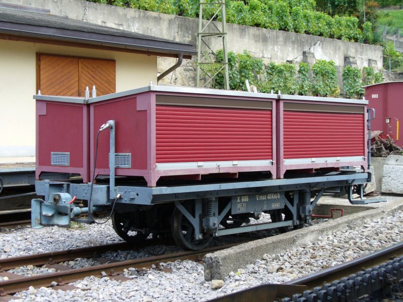 TPC / AL - Dienstwagen X  906  Abgestellt im Bahnhofsareal von Aigle-Depot am 29.07.2007