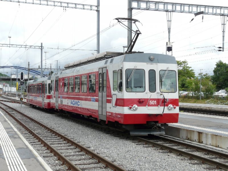 TPC / AOMC - Regionalzug mit Bt und Triebwagen BDeh 4/4 501 im Bahnhof von Aigle am 07.06.2008
