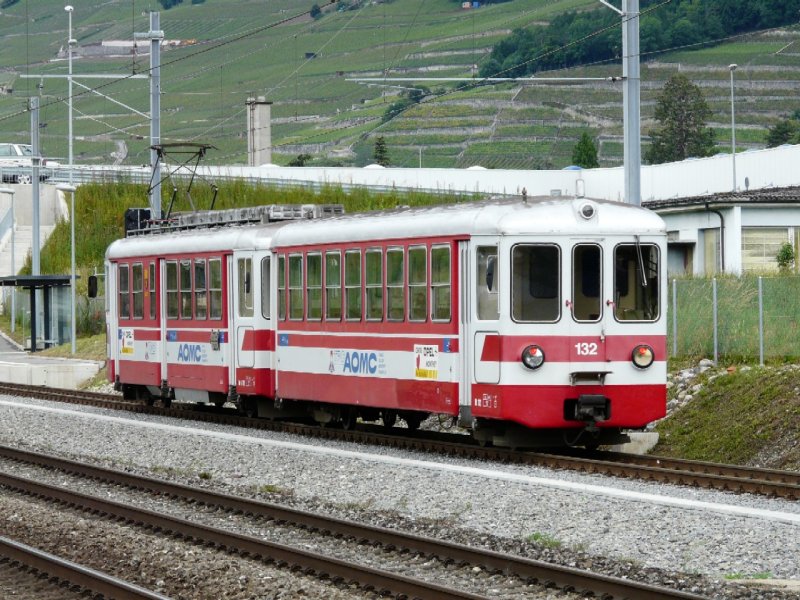 TPC / AOMC - Regionalzug mit Bt 132 und Be 4/4 101 unterwegs bei Aigle am 07.06.2008