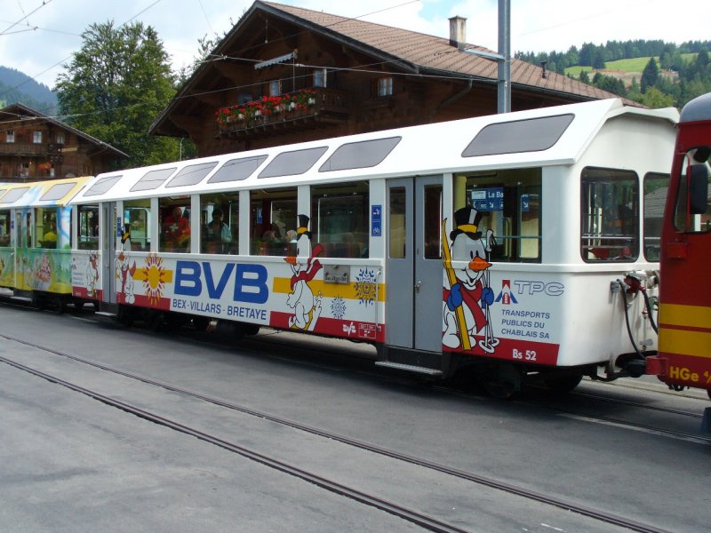TPC / BVB - Bunt Bemalter 2 Kl. Personenwagen  Bs  52  der  BVB = Bex - Villars - Bretaye .. unterwegs am 29.07.2007