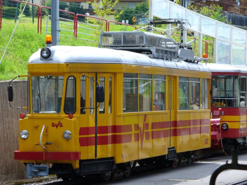 TPC / BVB - Gelber Triebwagen Xe 4/4  1501 ( Ex Zrcher Tram ) Abgestellt im Bahnhofsareal von Villars am 29.07.2007