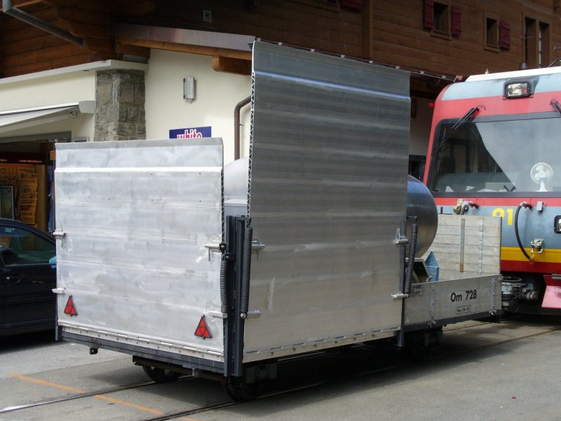 TPC / BVB - Transportwagen  Om 728  der  BVB = Bex - Villars - Bretaye abgestellt in Villars am 29.07.2007