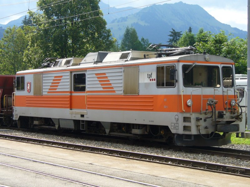 tpf - Abgestellter E - Lok  GDe 4/4  102 im MOB Bahnhof von Saanen am 29.07.2007