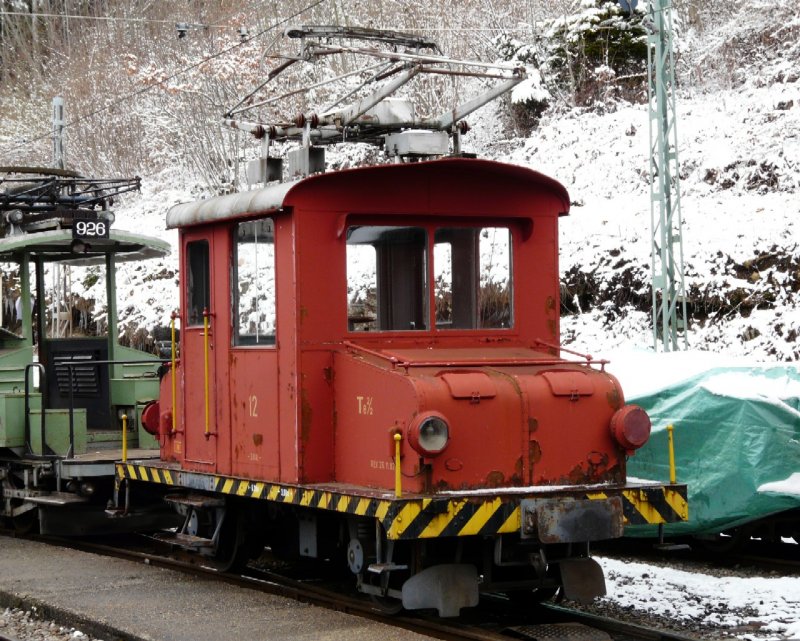 tpf  - Rangierlok Te 2/2 12 zu Besuch bei der BC im Museumsareal von Chaulin am 24.03.2008