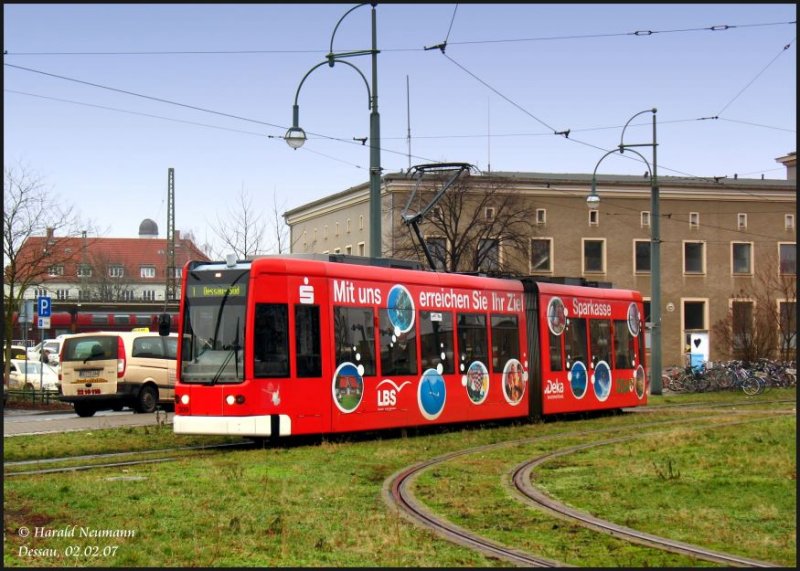 Tram 309 am Dessauer Hbf, am 02.02.07.