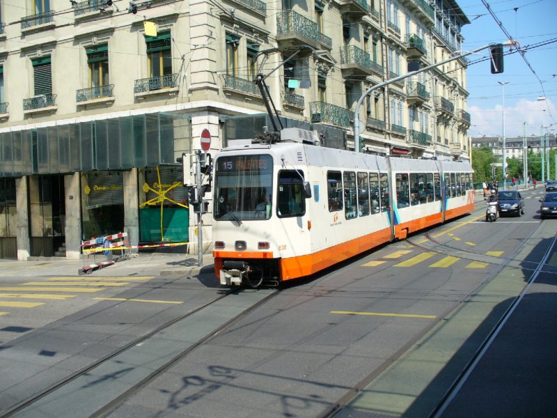 Tram Be 4/8 838 in den Strassen von Genf am 06.05.2007