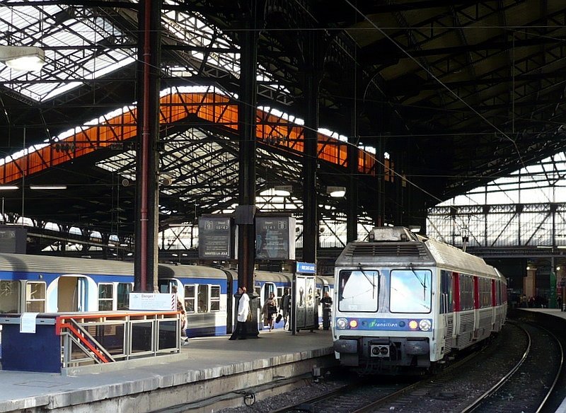 Transilien Z 6400 430 am 17.10.2008 im Bahnhof Paris St.Lazare.