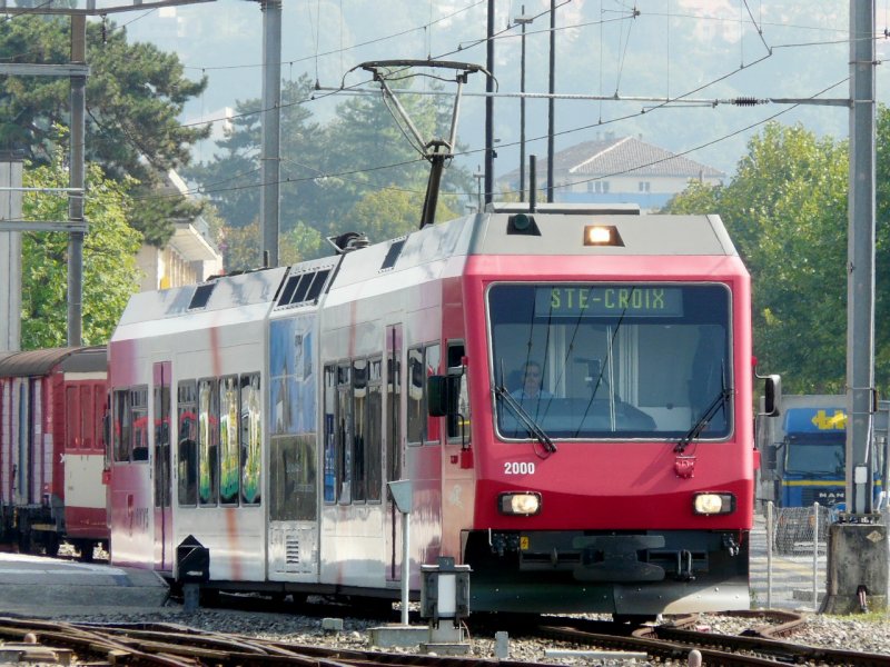 travys - Triebwagen Be 2/6 2000 bei der ausfahrt aus dem Bahnhof von Yverdon les Bains am 24.09.2008