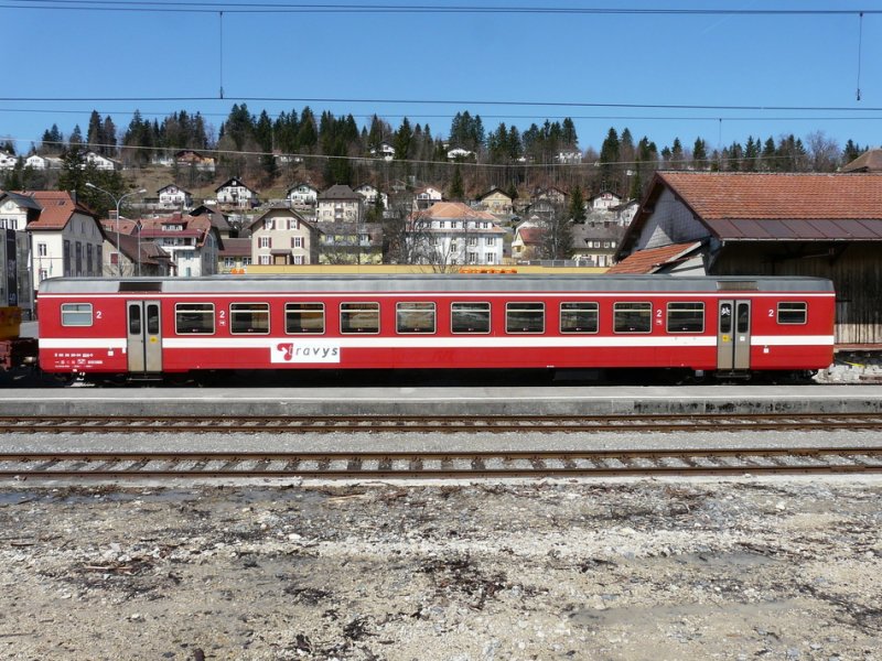 travys - trn 2 Kl. Personenwagen B 50 35 20-34 304-0 mit travys Beschriftung abgestellt im Bahnhof von Sentier-Orient am 10.04.2009