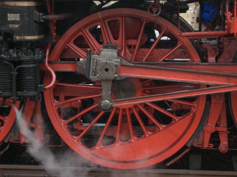 Treibradsatz der 03 1010. Potsdam Hbf, 2006-12-09.
