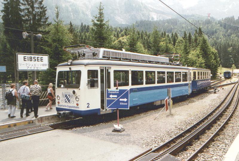 Triebwagen 2 der Bayerische Zugspitzbahn im Bahnhof Eibsee Juli 2001