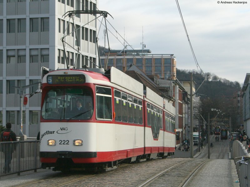 Triebwagen 222 der VAG als Linie 5 in die Hornusstrae Frieburg HFb 22.12.08