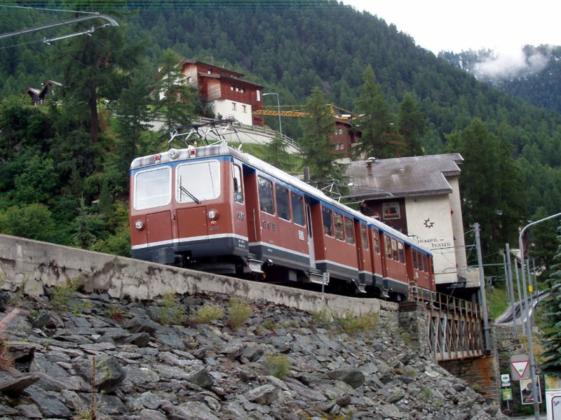 Triebwagen 3043 in Zermatt. 10.08.07