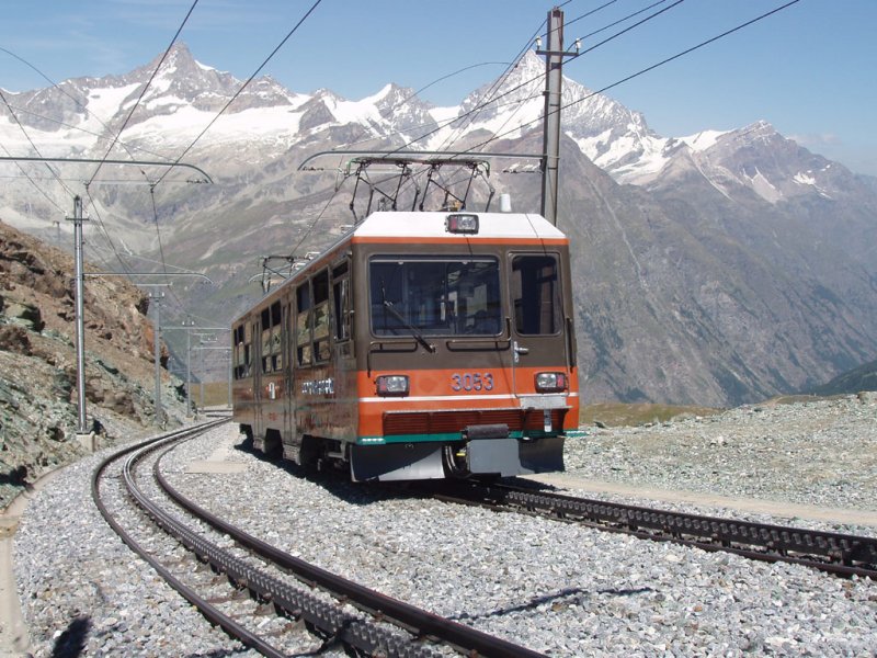 Triebwagen 3051 und 3053 fahren in Richtung Zermatt zwischen Gornergrat und Rotenboden. 06.08.07