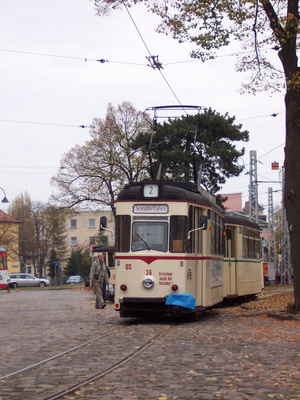 Triebwagen 36 mit Beiwagen am Depot in der Poststrae, Oktober 2005