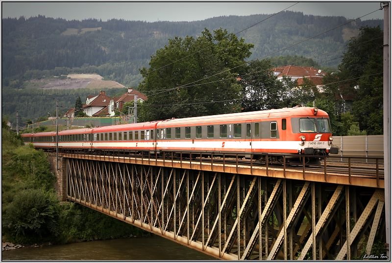 Triebwagen 4010 mit Steuerwagen 6010 006 voraus f�hrt mit IC 515  Therme Nova K�flach  von Innsbruck nach Graz.
Leoben 31.07.2008