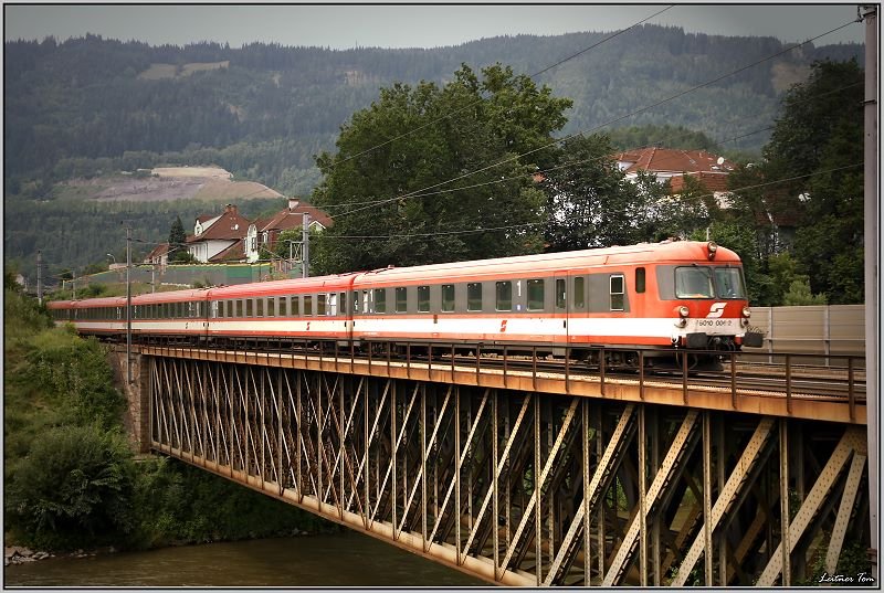 Triebwagen 4010 mit Steuerwagen 6010 006 voraus fhrt mit IC 515  Therme Nova Kflach  von Innsbruck nach Graz.
Leoben 31.07.2008